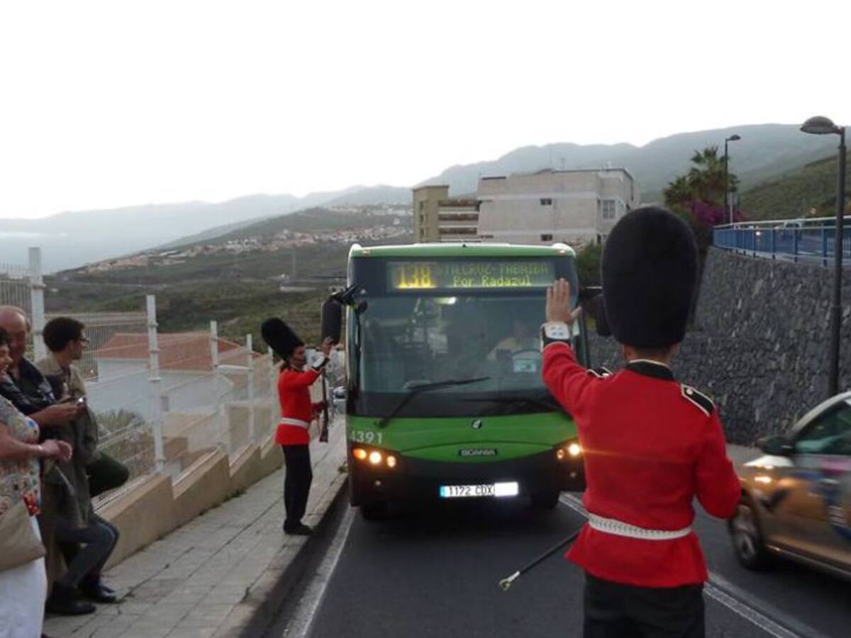 El Carnaval sale a la calle y parte de los conductores de TITSA, de huelga