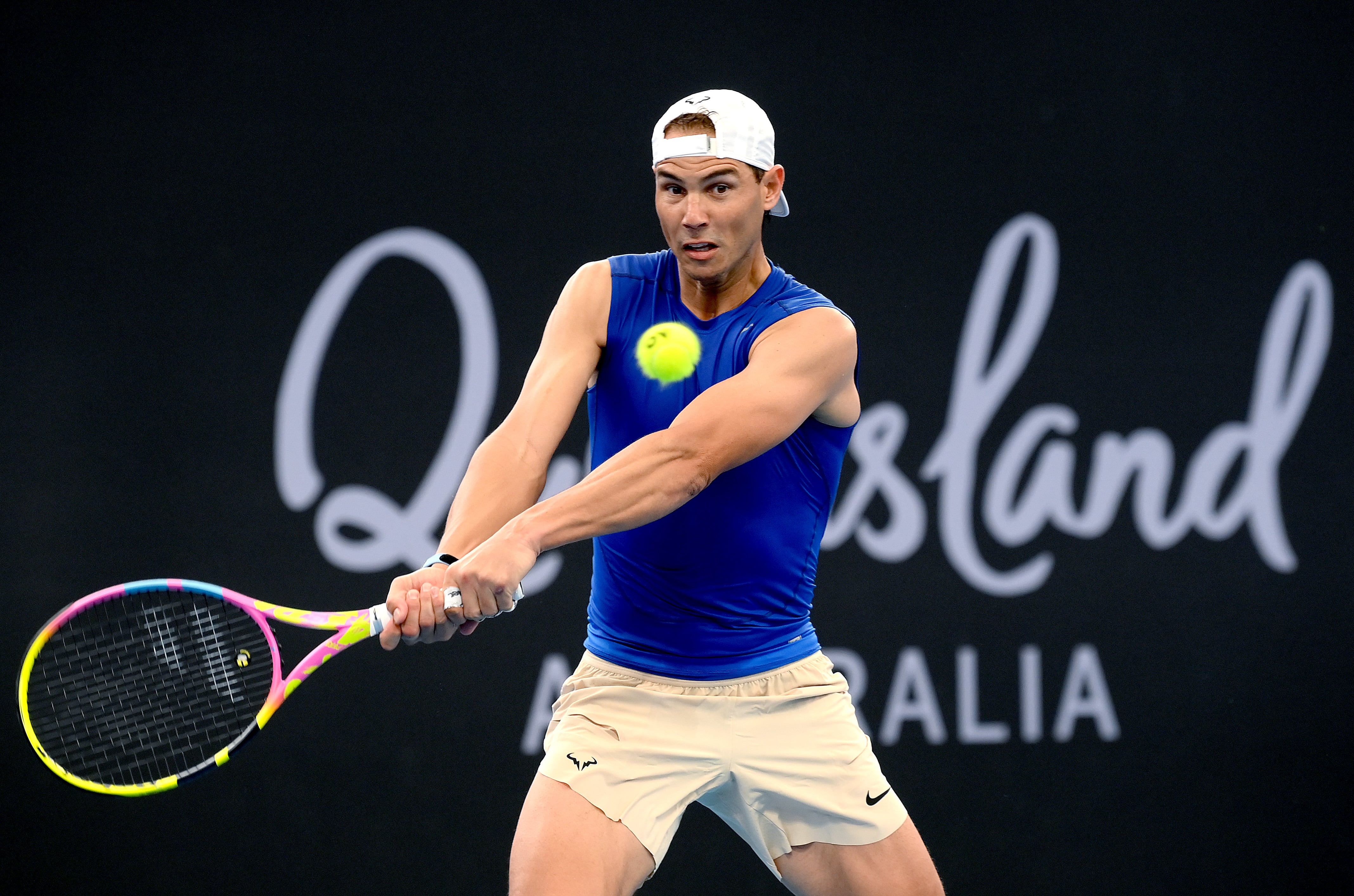 Rafael Nadal juega un partido de práctica contra Andy Murray antes del Brisbane International 2024 en el Queensland Tennis Center. (Photo by Bradley Kanaris/Getty Images)