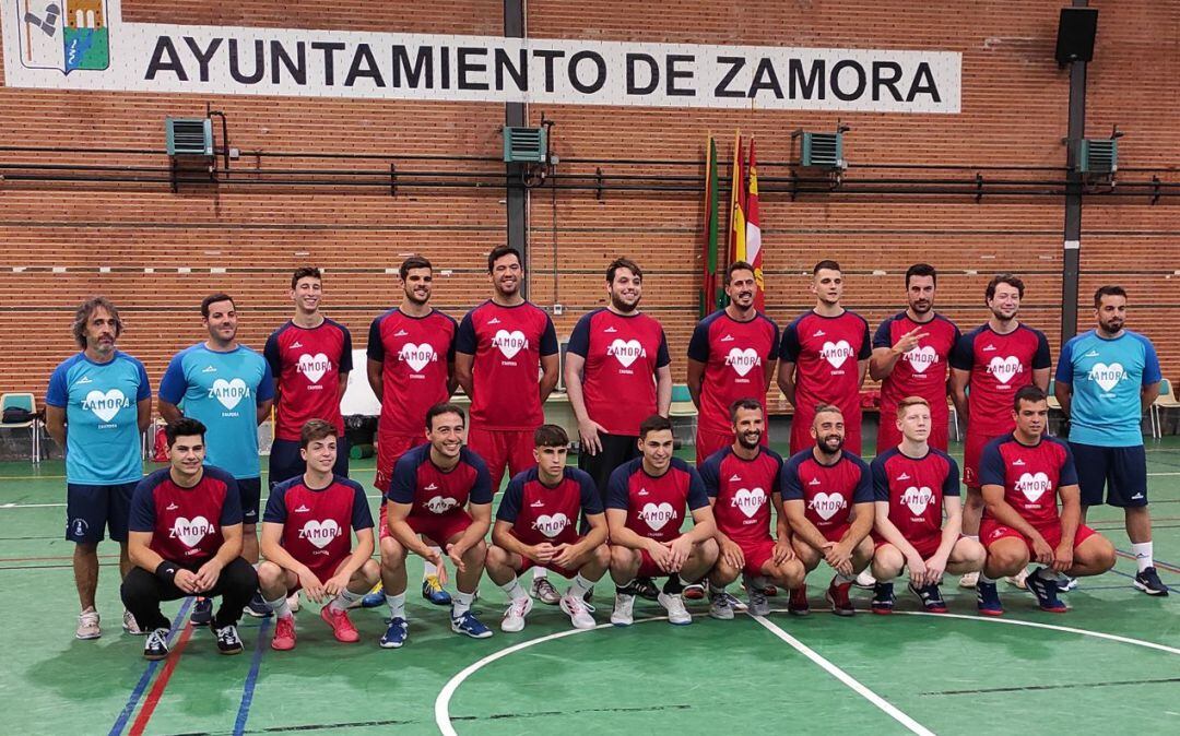 Foto previa al primer entrenamiento