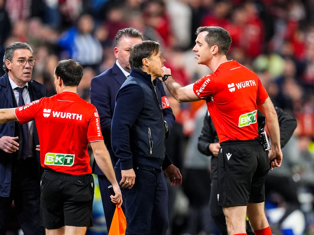 Iturralde González valora el acta del Sevilla-Alavés: "Almeyda puede perderse la mitad de lo que queda de Liga"