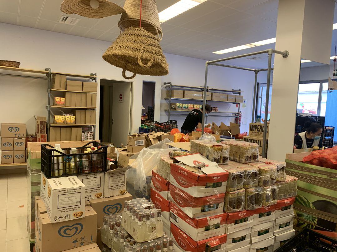 Almacén de alimentos de Cáritas