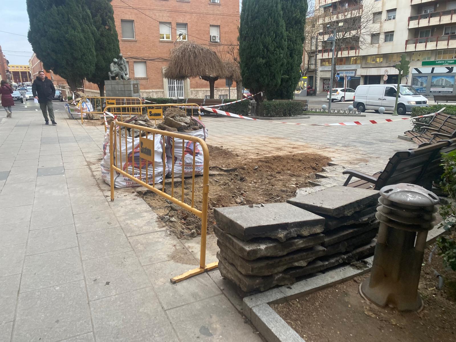 Catas en la puerta de la Iglesia de San Ginés