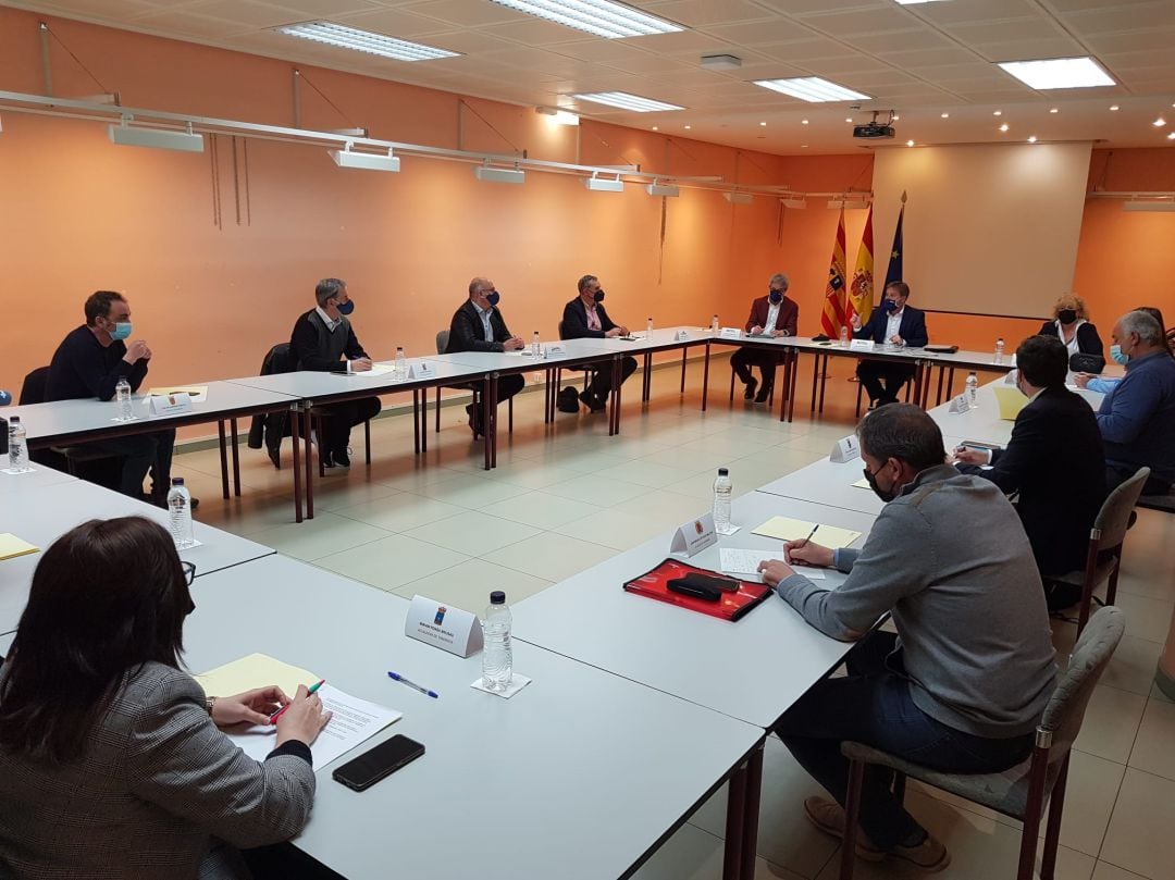 El consejero José Luis Soro se ha reunido con los alcaldes de las localidades afectadas