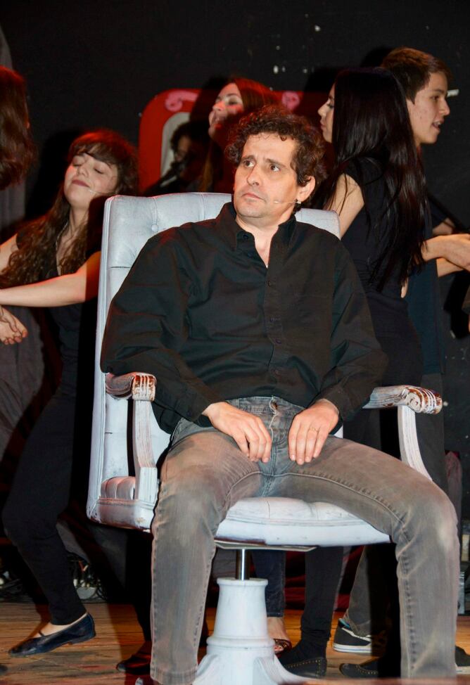 Juan Cabezudo, durante un ensayo con la compañía Siluetas