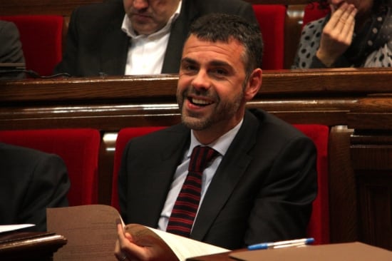El conseller Santi Vila a la sessió de control al Govern del Parlament