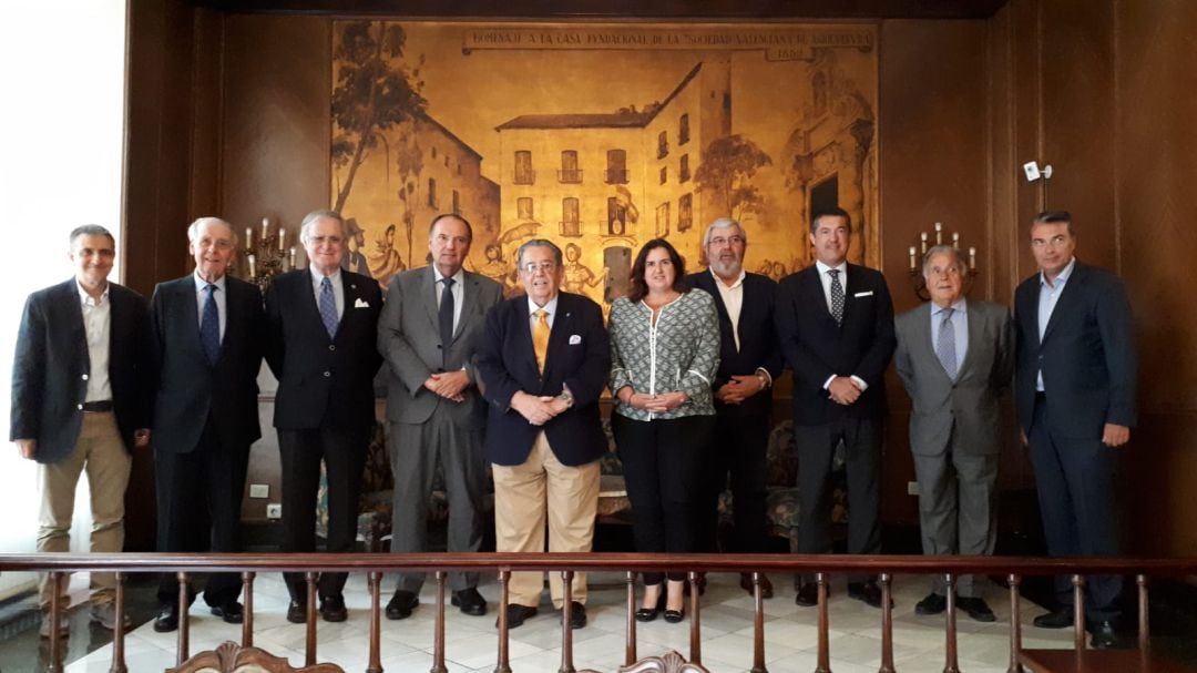 Jurado de los Premios Ilustres, presidido por José Vicente Mora