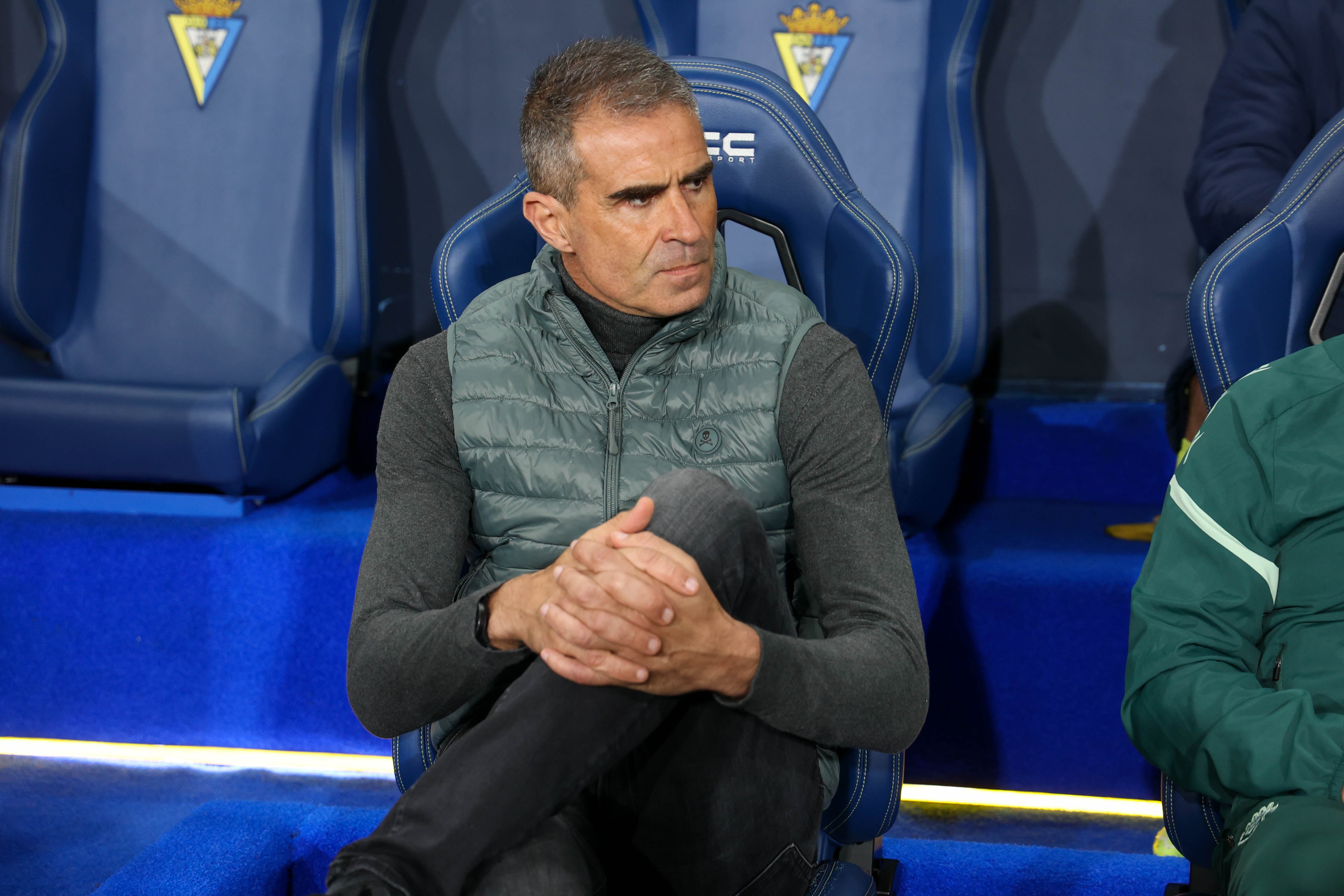 Gaizka Garitano en el banquillo del Nuevo Mirandilla.