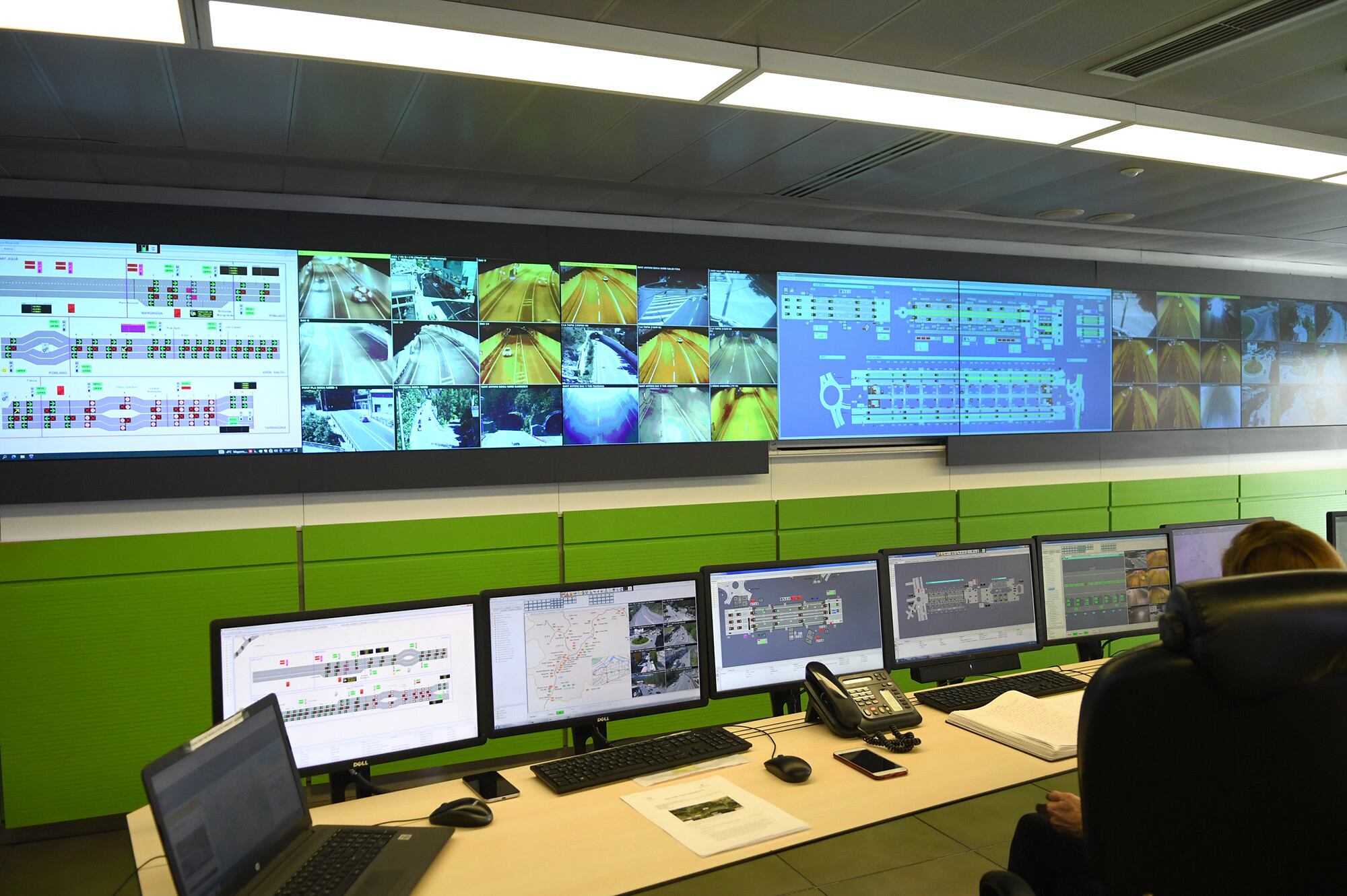 Sala de control del Centre nacional del trànsit.