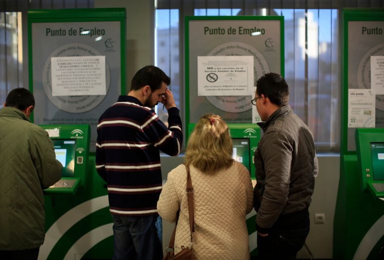 15.058 personas, un 1,46 %, incrementaron las cifras de desempleo en Andalucía, con lo que el número de parados se sitúa en 1.044.155, según datos del Ministerio de Empleo y Seguridad Social. 
 