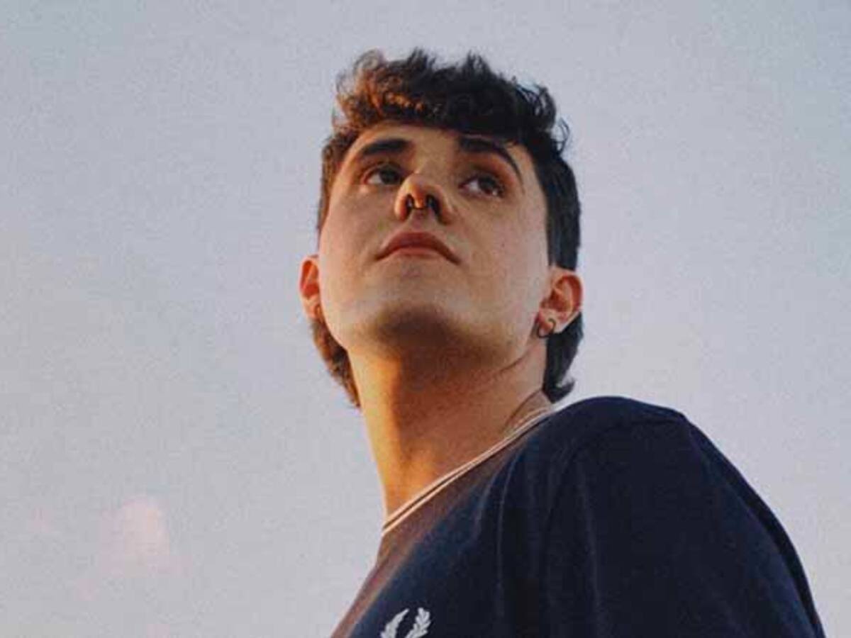 El cantautor eibarrés Julen presenta nueva canción y videoclip en el Coliseo este jueves