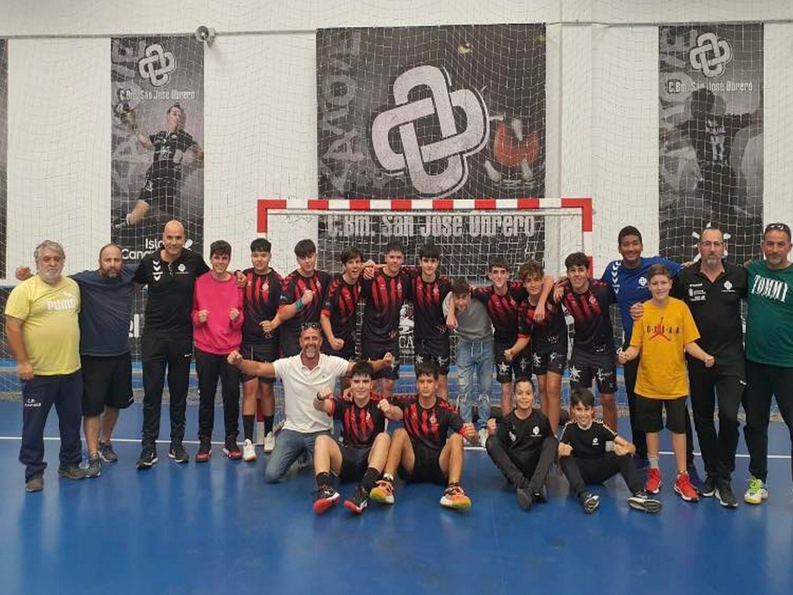 Jugadores y técnicos del Ca&#039;Mario San José Obrero cadete.