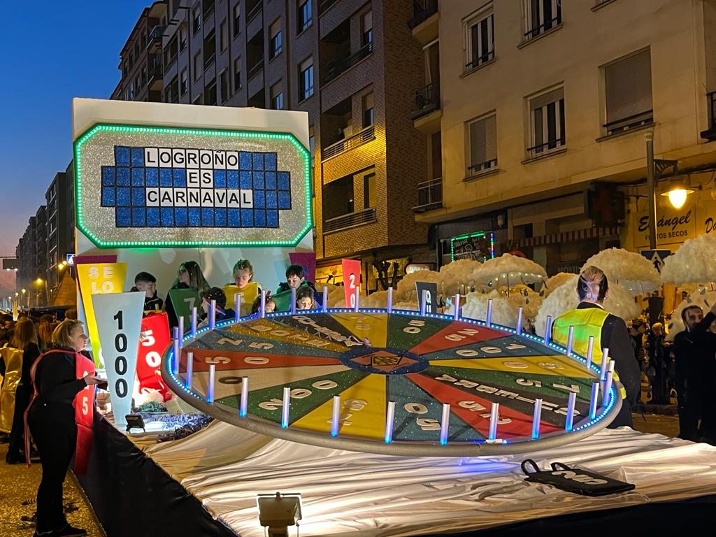 Multitudinario desfile de Carnaval en Logroño