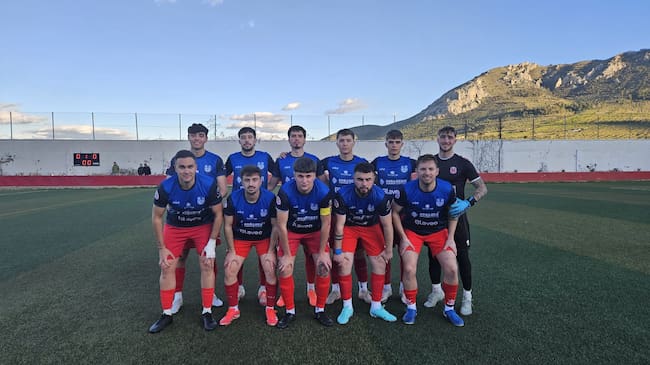 Equipo titular del C.D. Torreperogil B ante el Jódar C.F.