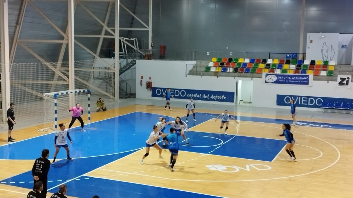 El Elda Prestigio no pudo con el líder