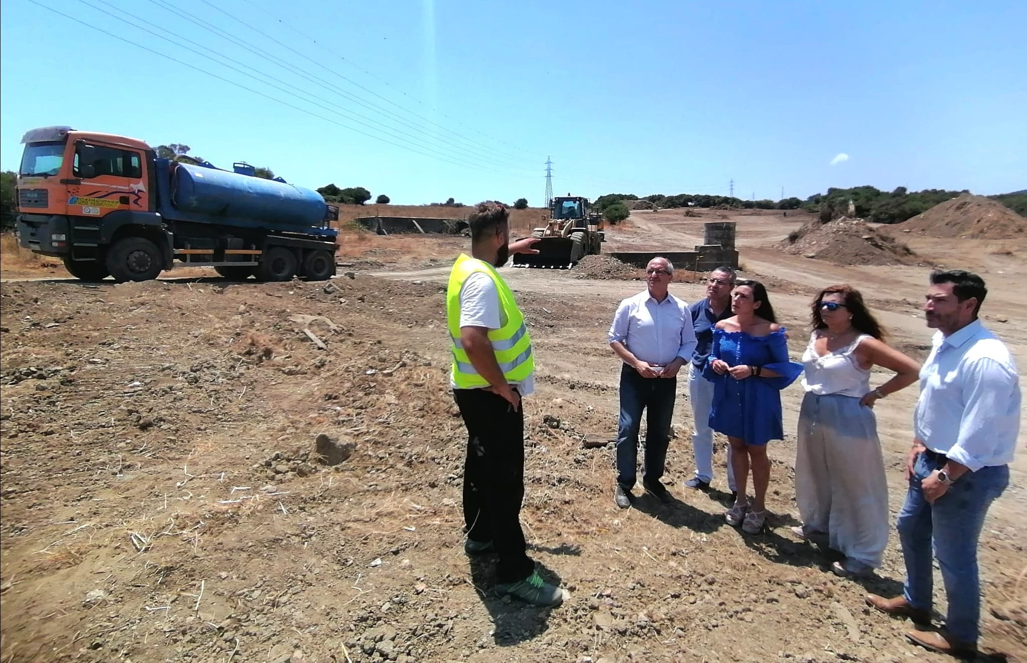 Dirigentes del PSOE de Algeciras, visitando la obra.