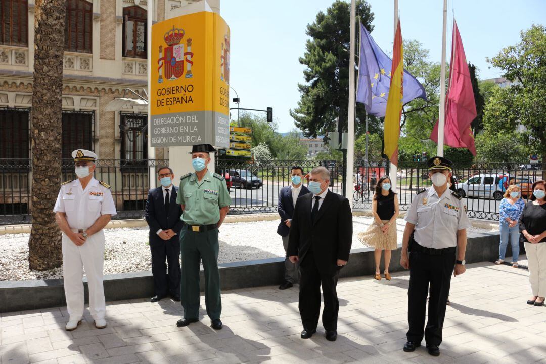 Minuto de silencio por los afectados por el Covid-19