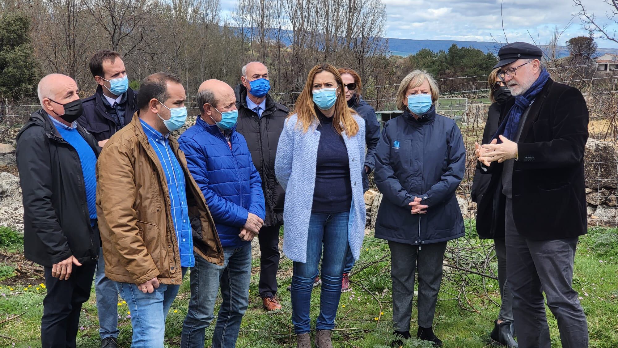 La delegada del Gobierno en Castilla y León, Virginia Barcones, ha visto algunas de las intervenciones que se han realizado en el término municipal de Sotalbo