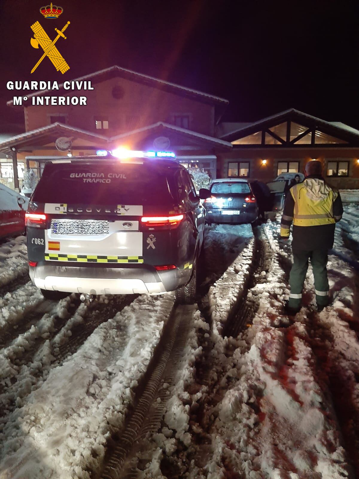 Los vehículos fueron acompañados por la Guardia Civil hasta Reinosa.