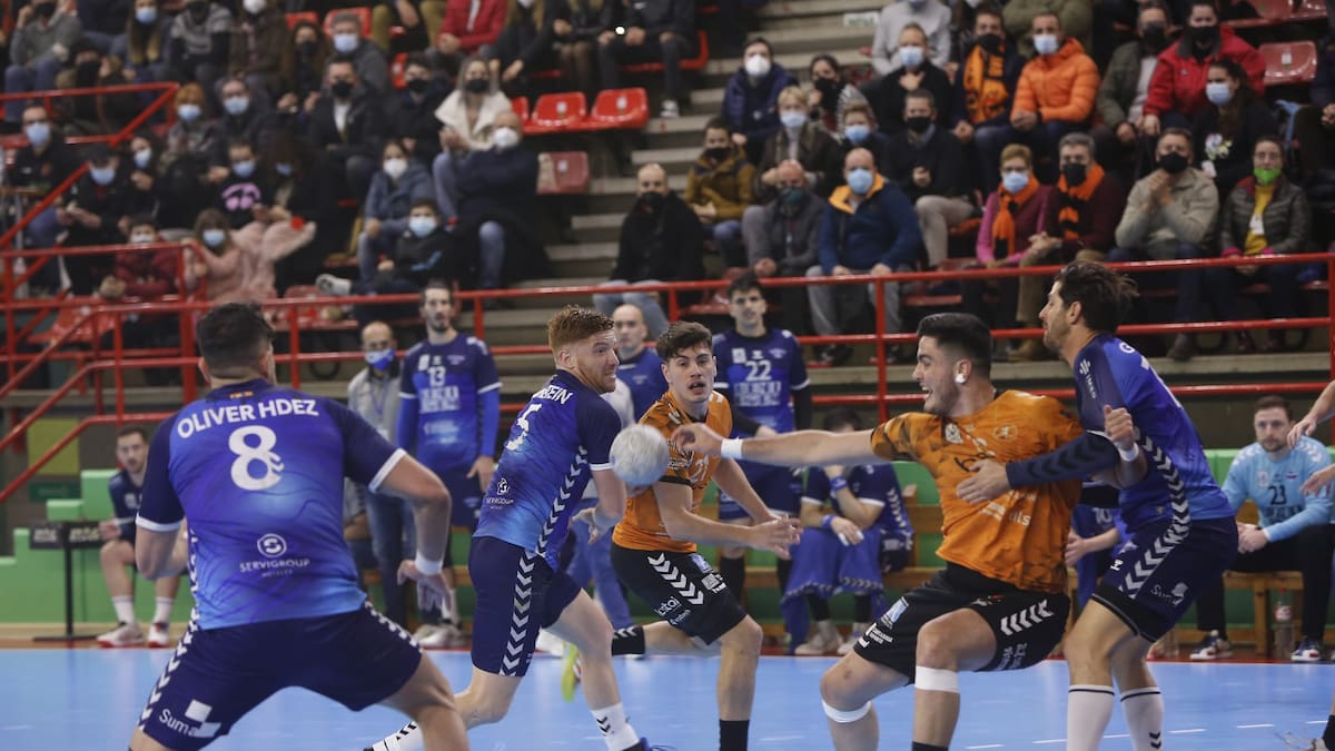 El BM Benidorm, a por la victoria ante el Torrelavega