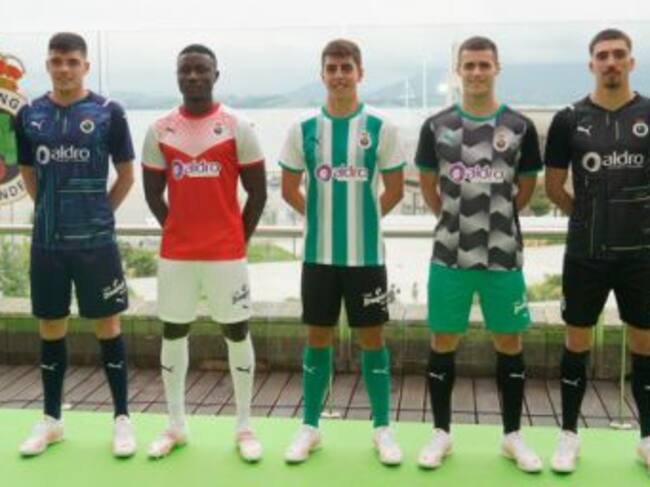 Las 2 equipaciones de portero (laterales) y las de 3 de jugadores de campo