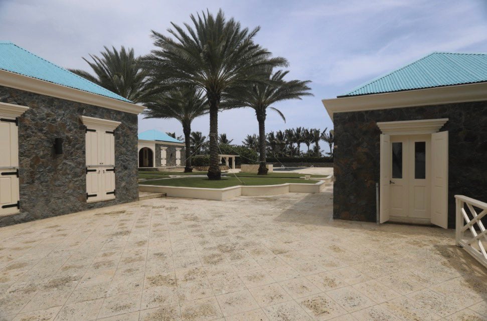 Exterior de la mansión de Epstein