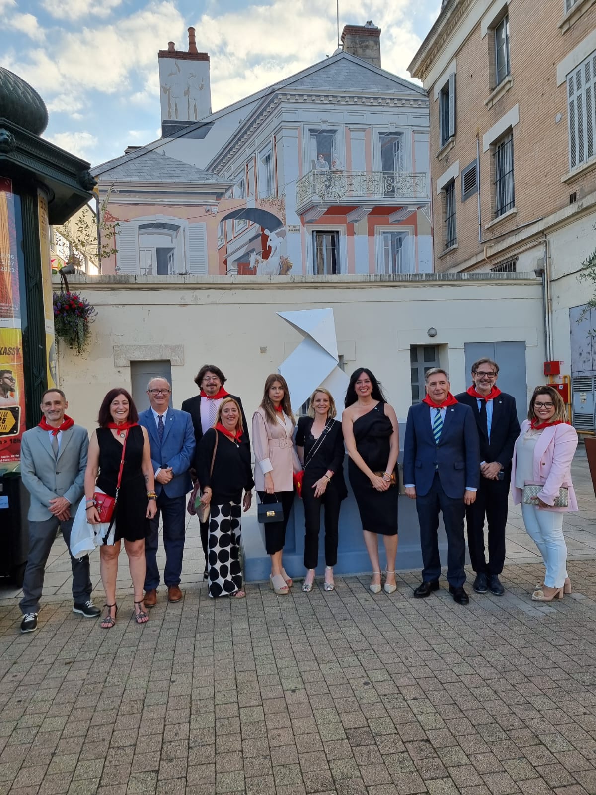 Representantes del Ayuntamiento de Huesca en Tarbes