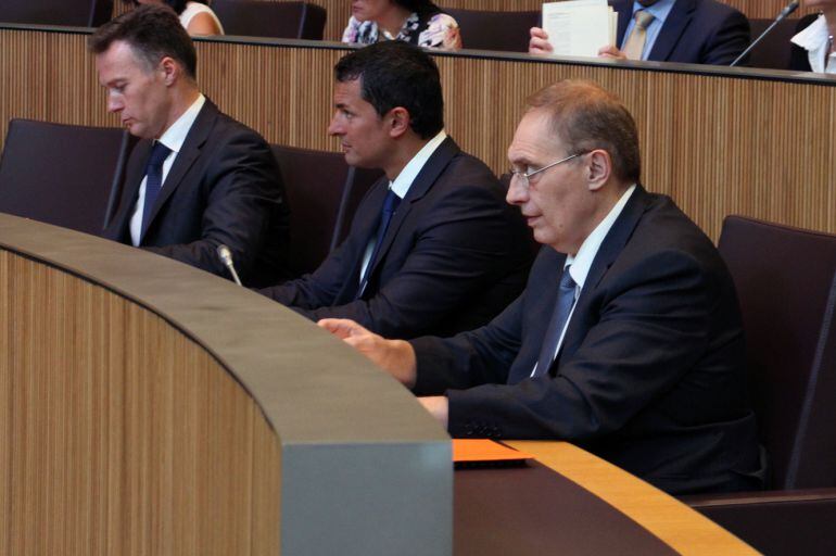 Els consellers generals del grup Liberal, Josep Pintat, Jordi Gallardo i Ferran Costa, durant la sessió del Consell General d'aquest dijous 