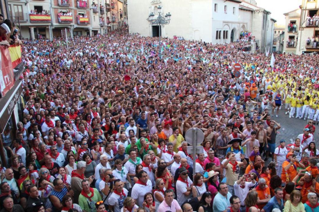 Pregón de las fiestas de Cuéllar con la participación de las peñas