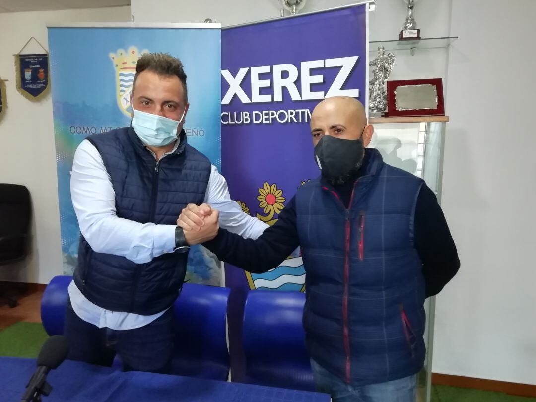 Joaquín Poveda junto a Titín en la sede del club