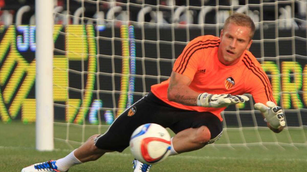 ¿Debe el Valencia fichar un portero?