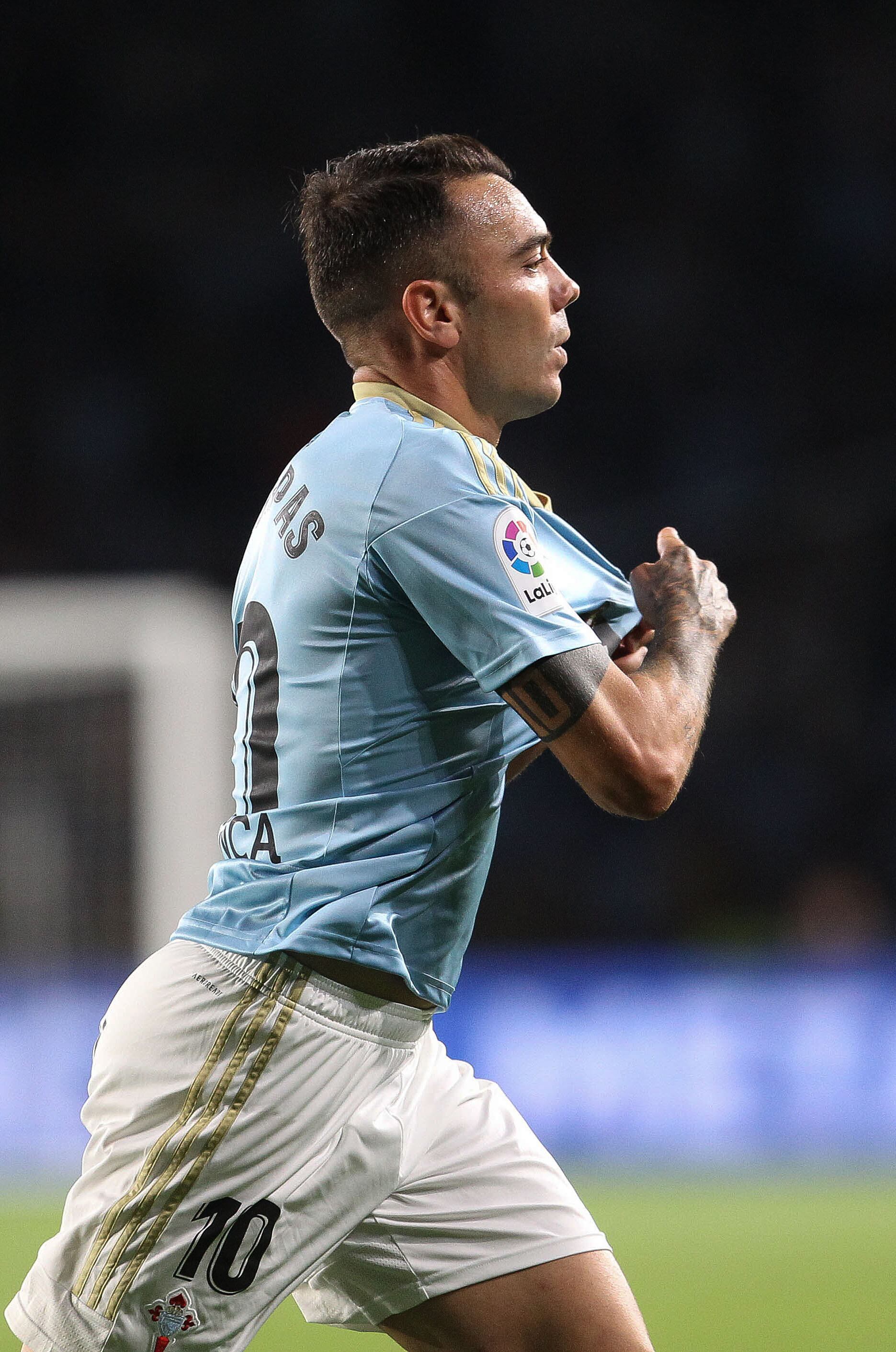 VIGO (PONTEVEDRA), 02/09/2022.- El delantero del Celta de Vigo Iago Aspas celebra tras anotar el 1-0 ante el Cádiz CF en el partido de Liga celebrado en el estadio Balaídos de Vigo, este viernes. EFE/Salvador Sas
