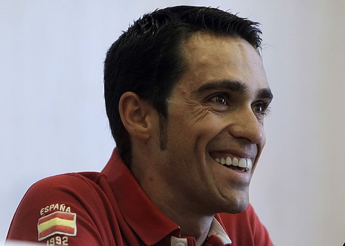 Alberto Contador sonríe durante una rueda de prensa