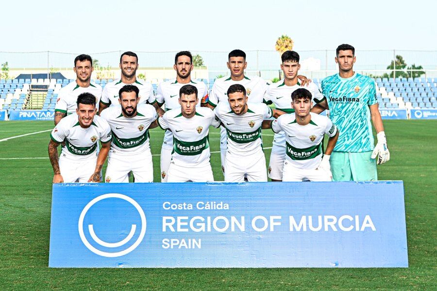 El once titular del Elche en su amistoso ante el Real Zaragoza en Pinatar Arena