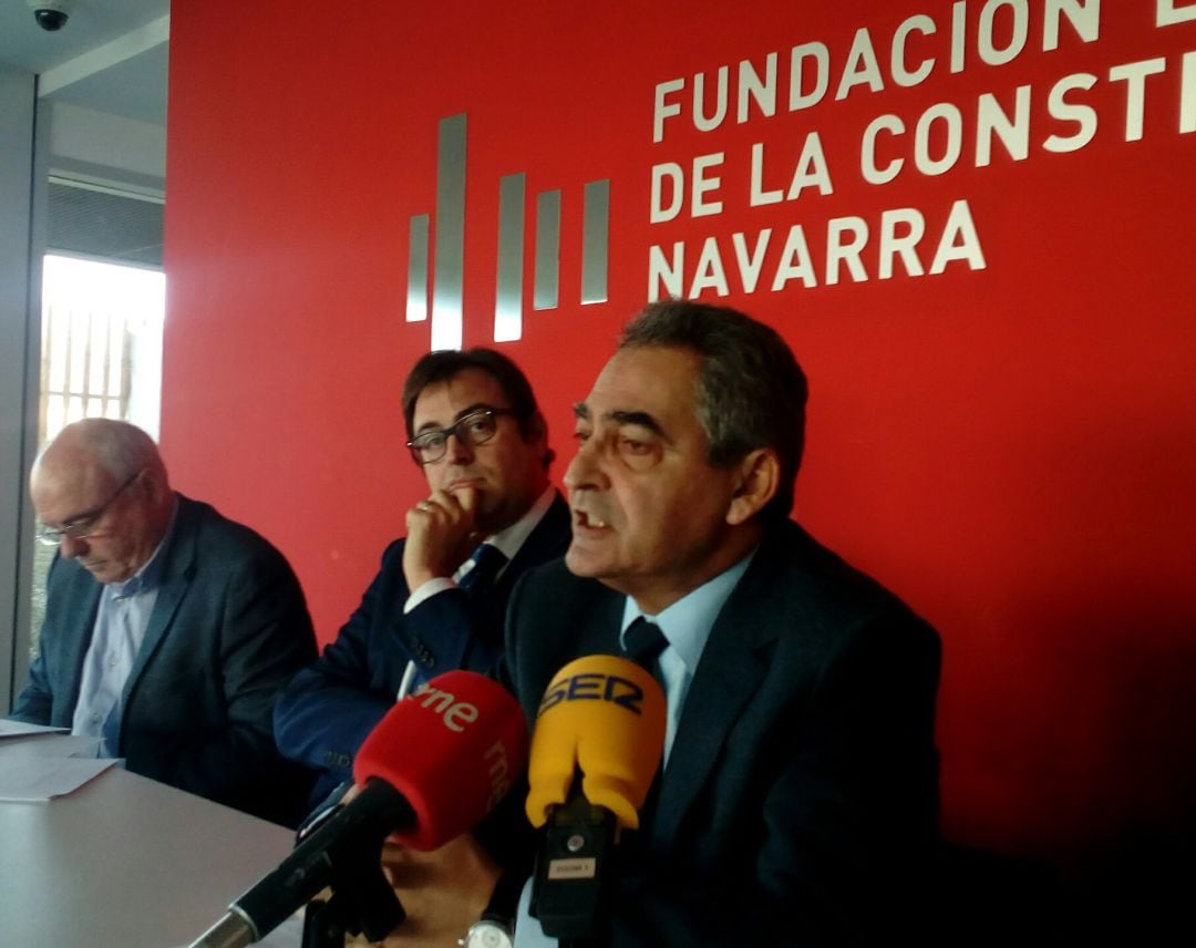 El presidente de Anecop, Francisco Javier Sagardoy, toma la palabra en la rueda de prensa 
