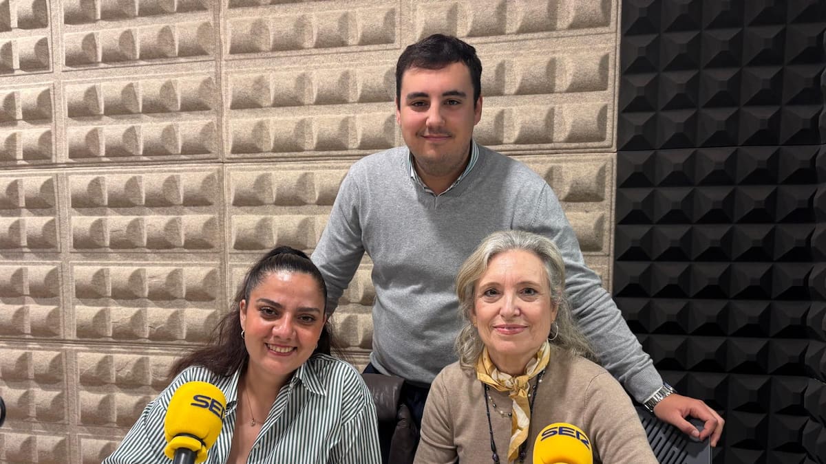 Moda flamenca y solidaridad se dan la mano en Morón con el desfile de Susana Navarro