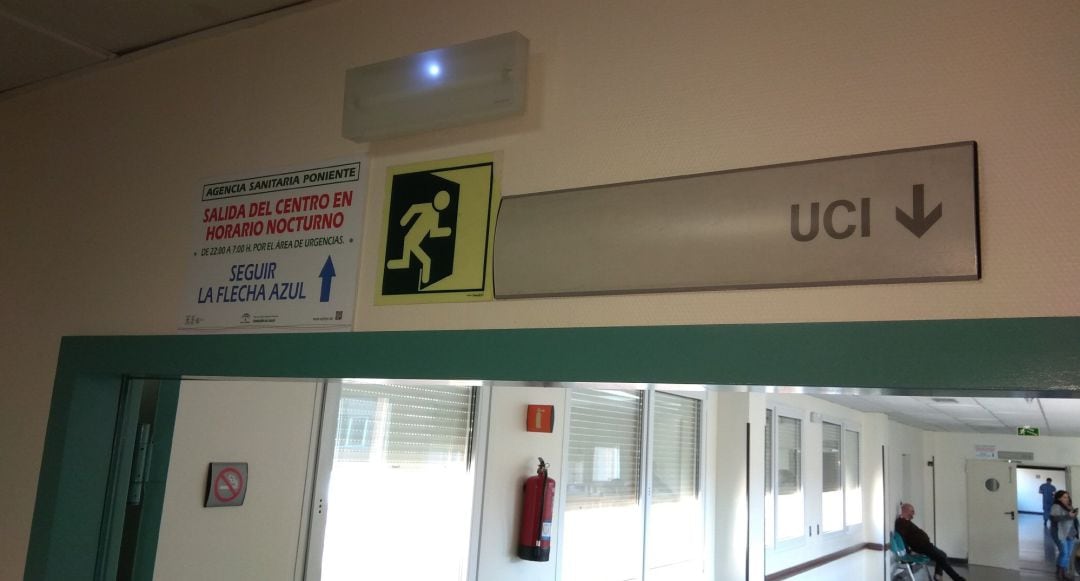 Acceso a la UCI en un hospital.