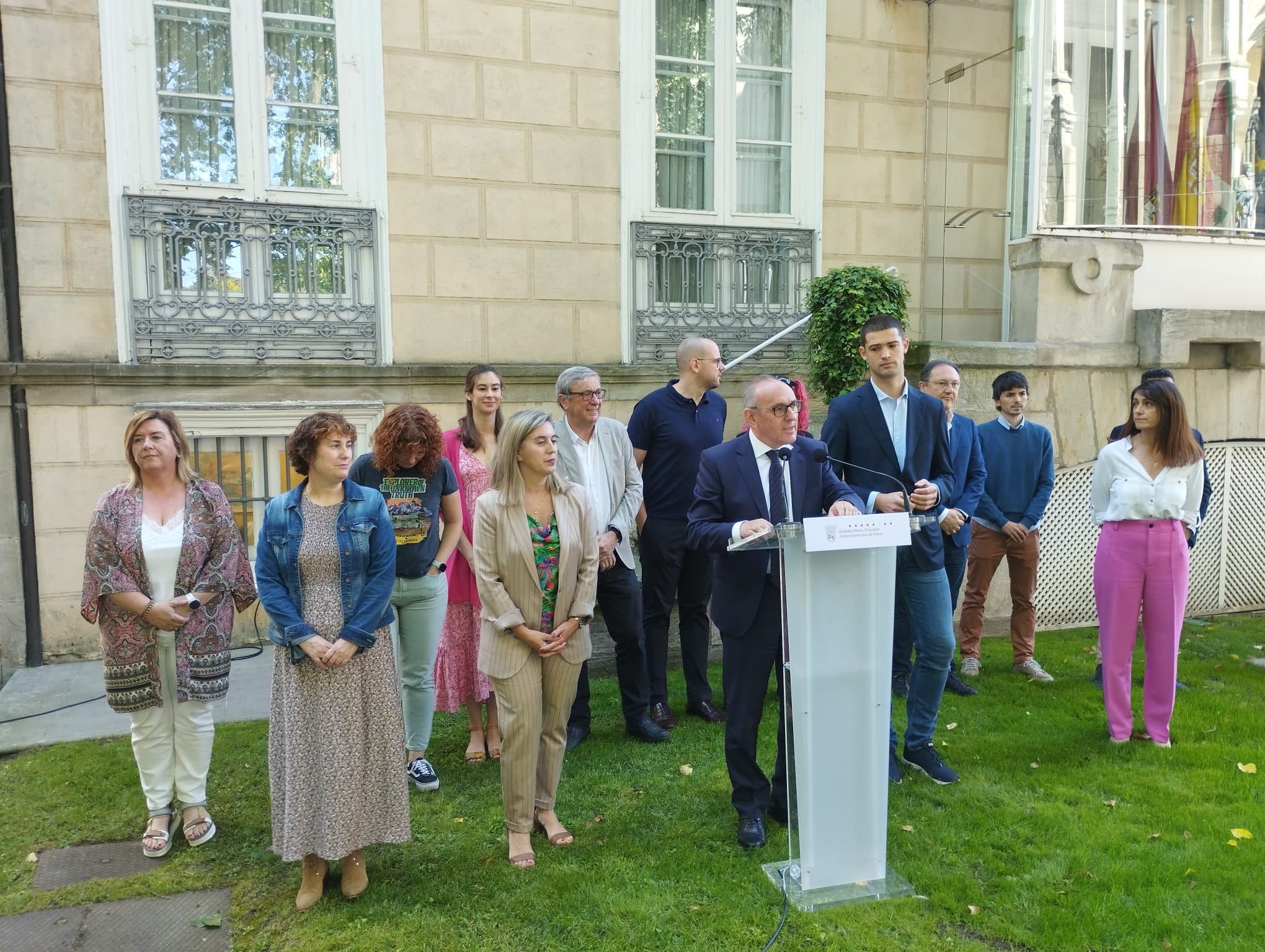 Ramiro González ha comparecido tras las acreditaciones de los junteros del PNV