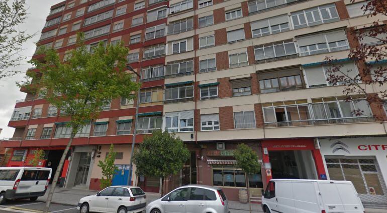 Bloque de viviendas en el Paseo del Arco Ladrillo en el que se ha registrado el incendio