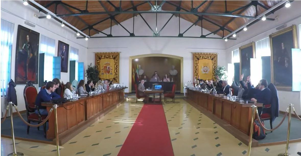 Pleno municipal en Linares. 23 enero 2023.