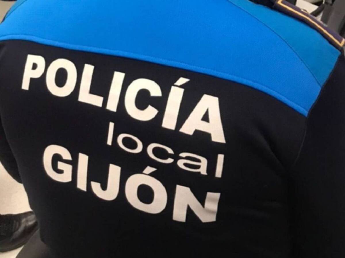 Denuncian al responsable de un bar por tener a más de 20 personas consumiendo en la barra y a pie de calle