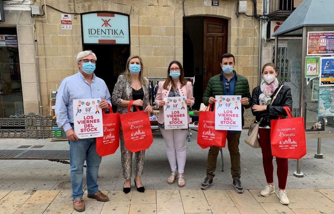 La ciudad de Baeza ha ideado medidas para que el comercio local se pueda reactivar, una de ellas es el denominado ‘Viernes del stock’ y que ya se ha puesto en marcha