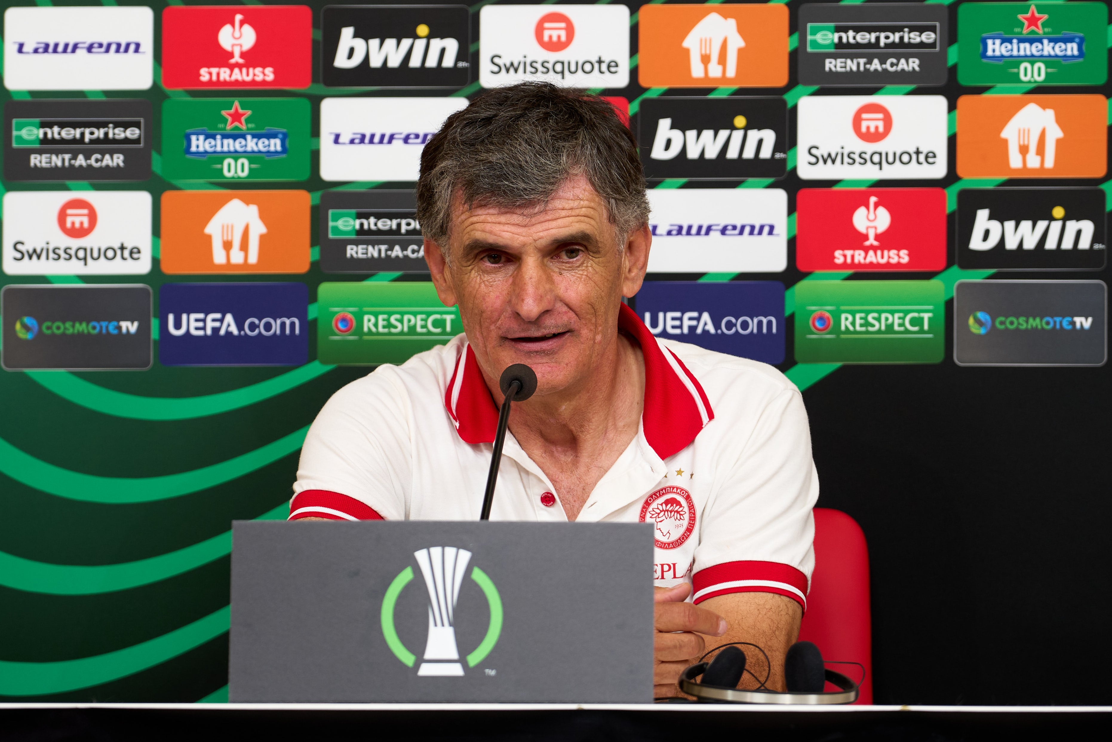 José Luis Mendilibar, durante la rueda de prensa posterior a la clasificación de Olympiakos para la final de la Conference League