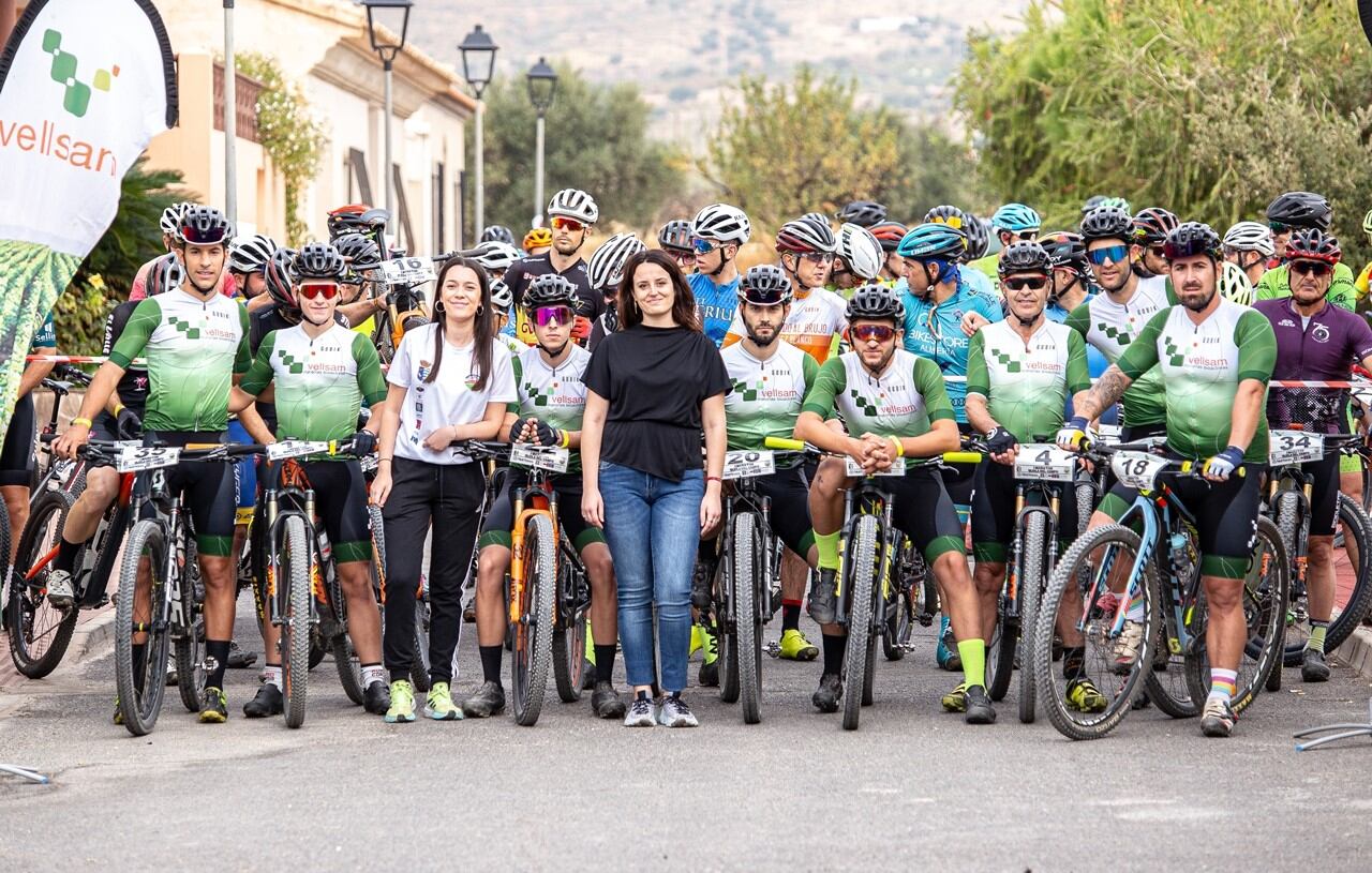 El equipo al completo con la directora de marketing María Castillo.