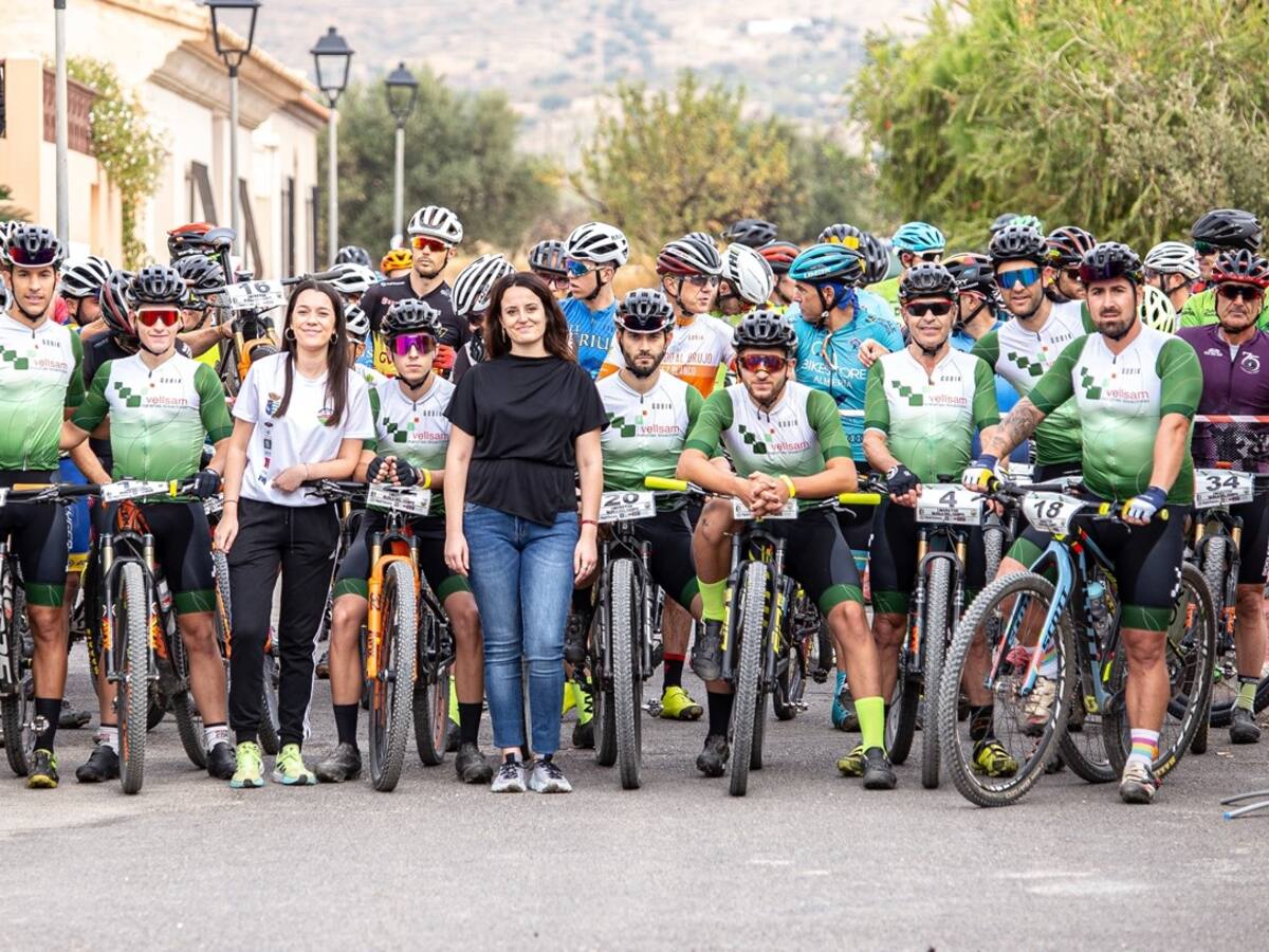 El equipo ciclista Vellsam Team cumple un año