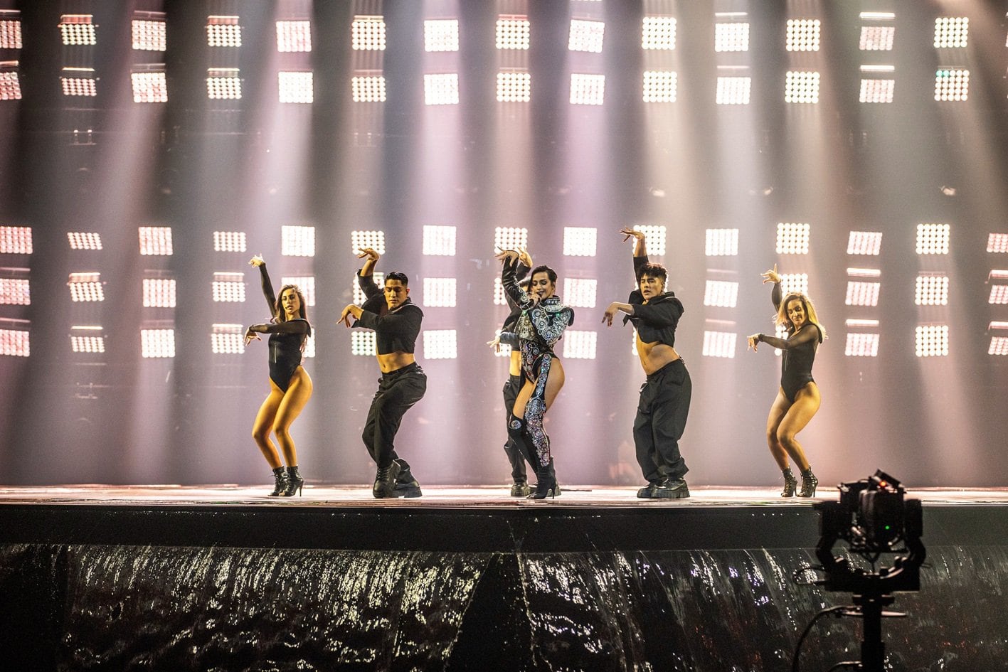 Chanel y su traje de luces pasan la primera prueba de fuego en Eurovisión