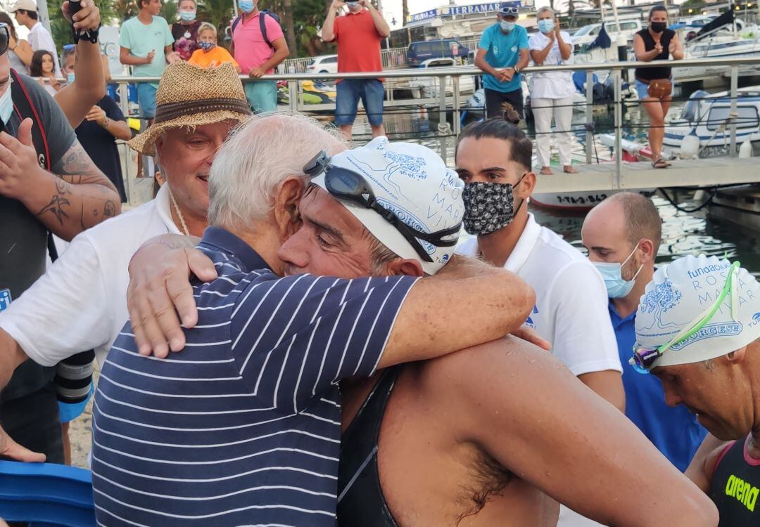 Jordi Cervera a la seva arribada al Club Nàutic Salou. A la imatge amb Pitu Casanovas, el seu entrenador de tota la vida. 