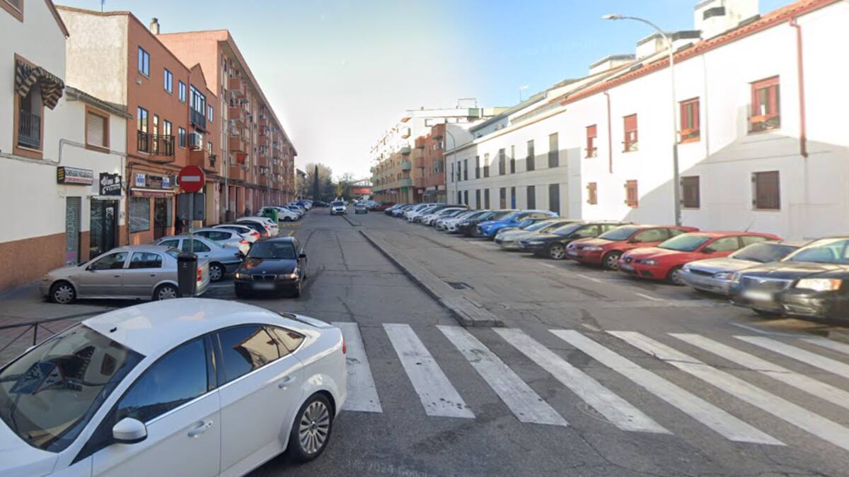 María Jesús Pérez, concejala de Servicios a la Ciudad de Pinto, habla de las obras de la calle Nicaragua.