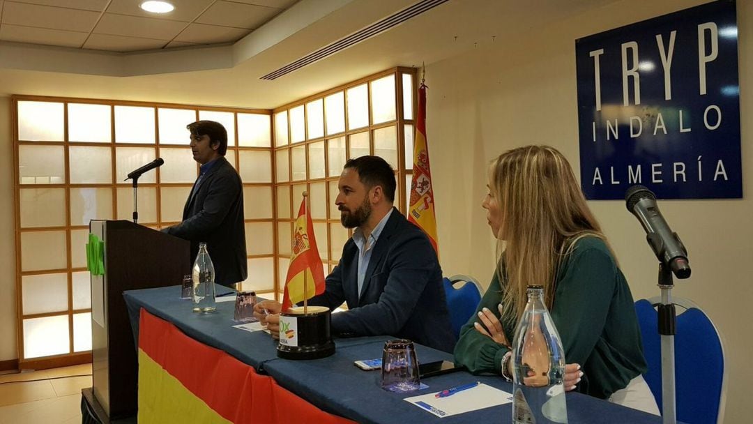 Rojas con Santiago Abascal en Almería.
