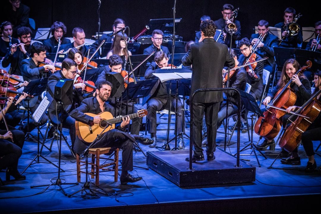 José Carlos Gómez junto a las orquesta sinfónica de Bratislava concierto en San Roque