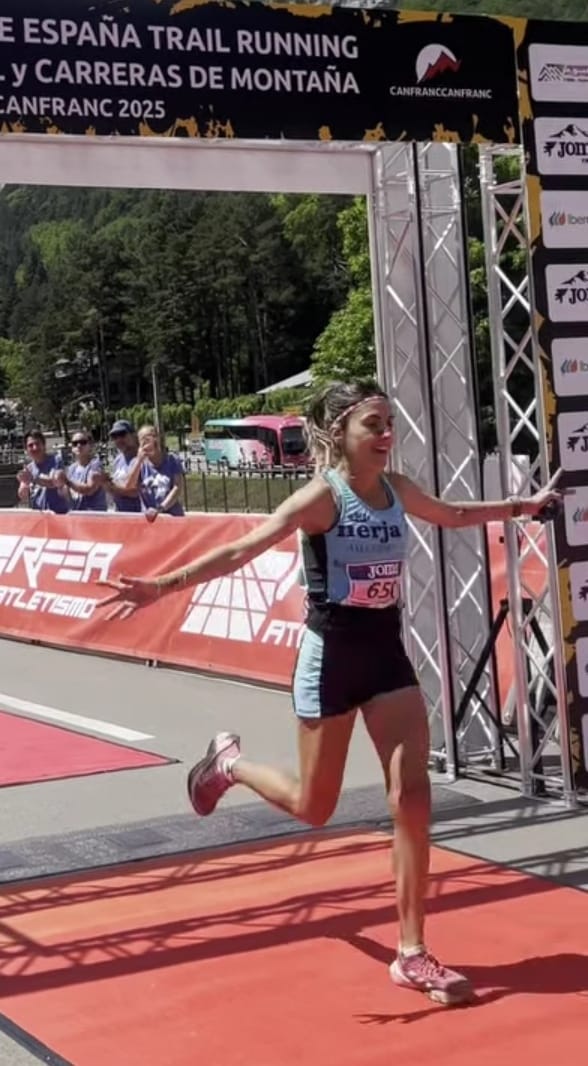La atleta Claudia Estévez, del Trops-Cueva de Nerja, bronce en el campeonato de España de carreras de montaña